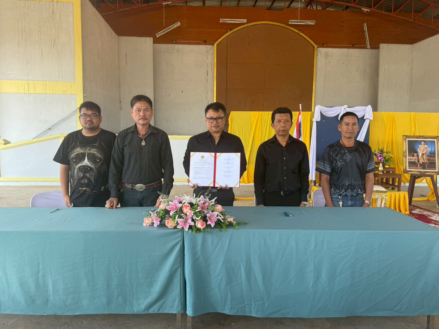 พิธีลงนามสัตยาบันเป็นหมู่บ้านไม่ขายเสียง